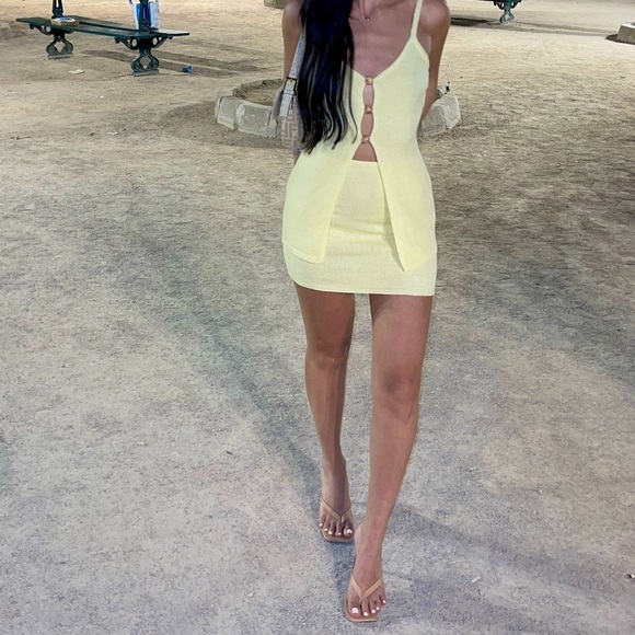 RUNAWAY THE LABEL- YELLOW SKIRT SET - Picture 3 of 3